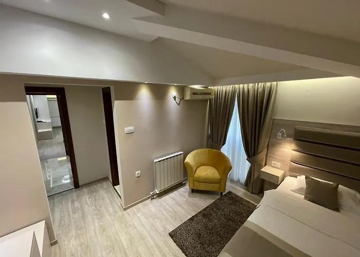 Hotel Holiday Готель