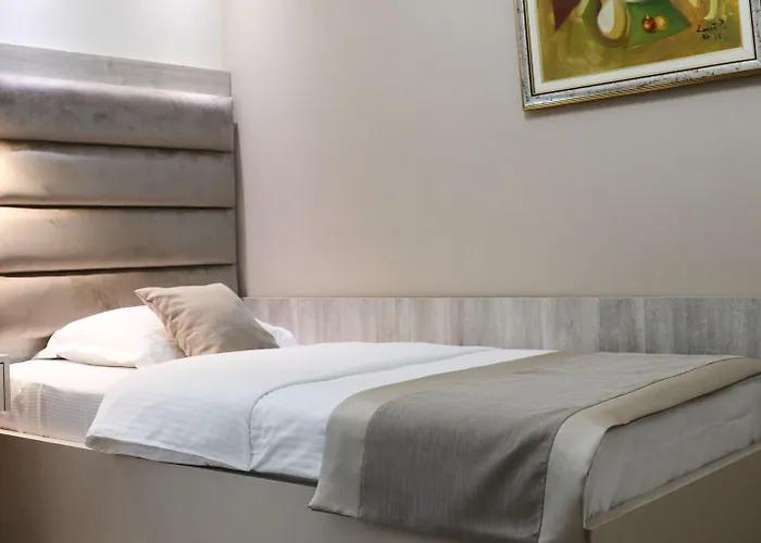 Готель Hotel Holiday Подгориця