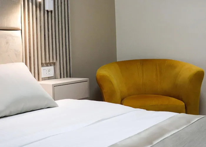 Hotel Holiday Подгориця