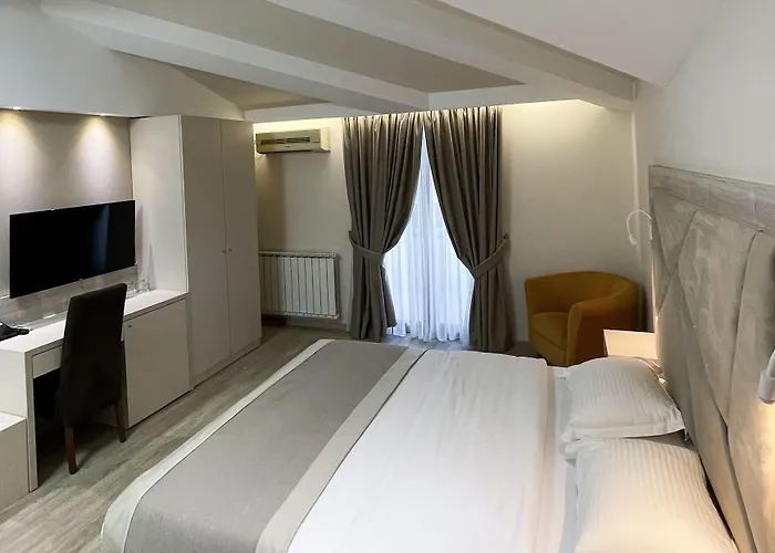 Hotel Holiday Готель