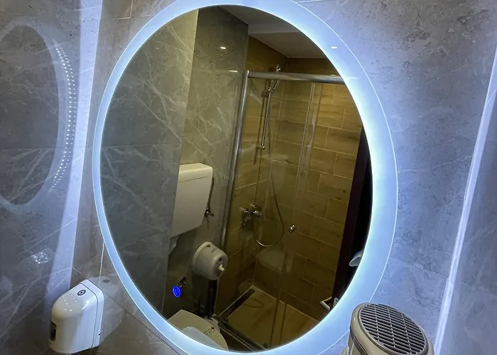 Hotel Holiday Готель Подгориця