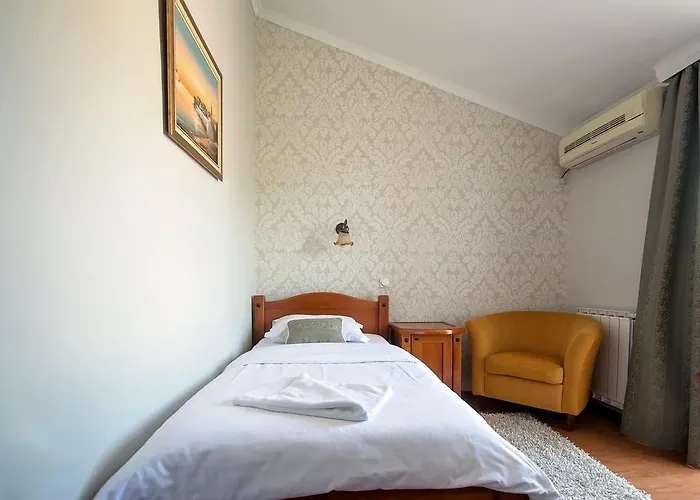 Готель Hotel Holiday 4*