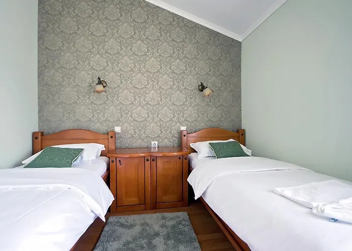 Hotel Holiday Подгориця