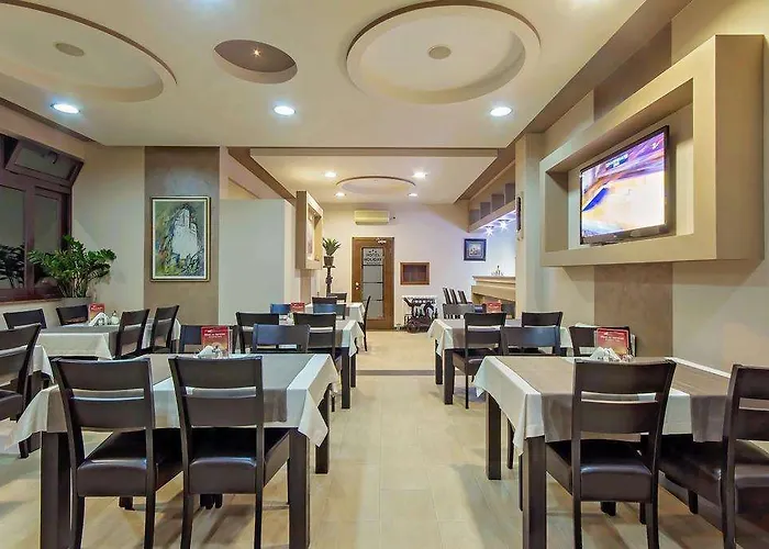 Hotel Holiday 4* Подгориця