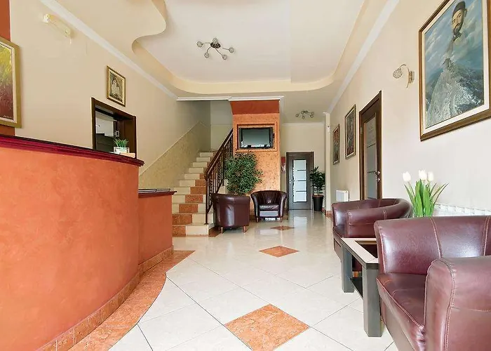 Готель Hotel Holiday