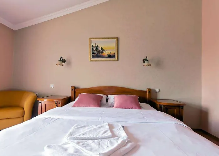 Готель Hotel Holiday 4*