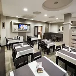 Hotel Holiday 4*