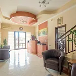 Hotel Holiday Hotel 4*