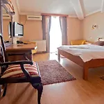 Hotel Holiday Hotel 4*