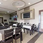 Hotel Holiday 4*