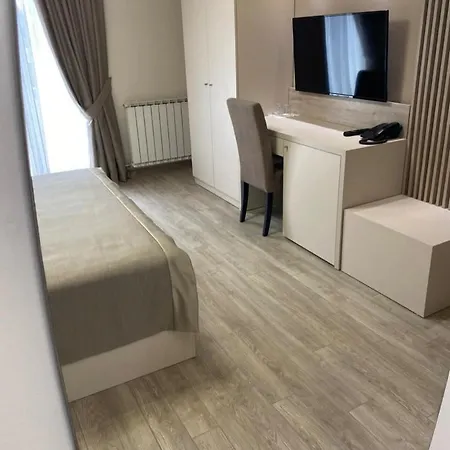 Hotel Holiday 酒店 波德戈里察