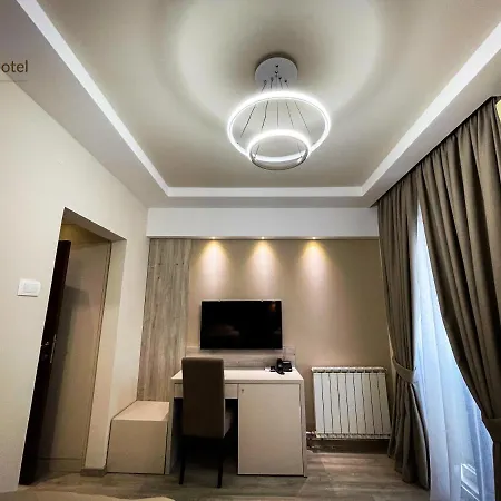 Hotel Holiday 波德戈里察