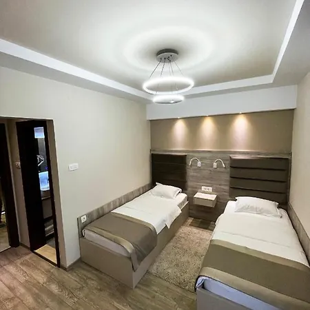 酒店 Hotel Holiday 波德戈里察