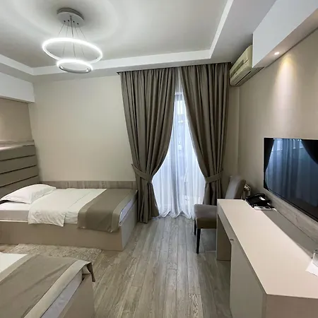 Hotel Holiday 4*