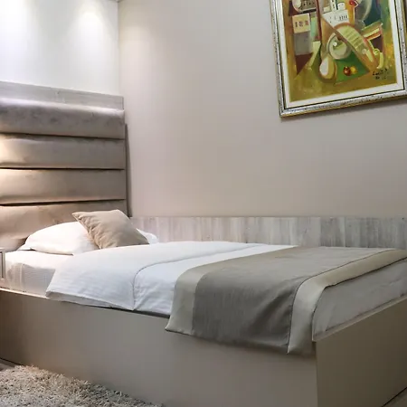 酒店 Hotel Holiday 波德戈里察