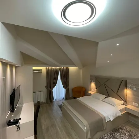 Hotel Holiday Podgorica