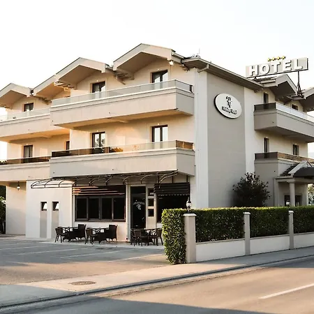 酒店 Hotel Holiday 波德戈里察