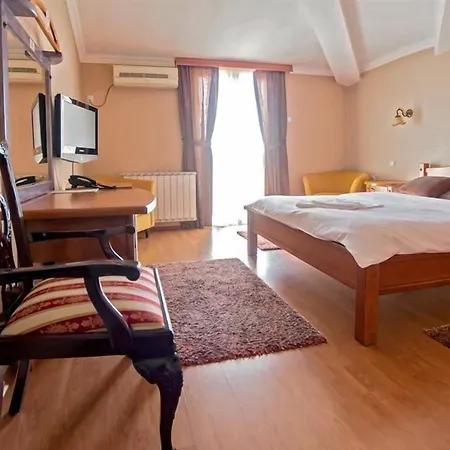 Hotel Holiday