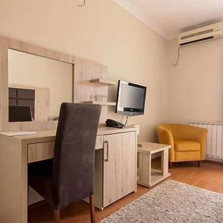 Hotel Holiday 4*