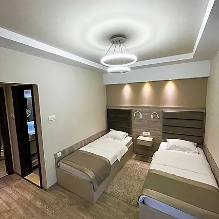 Hotel Holiday