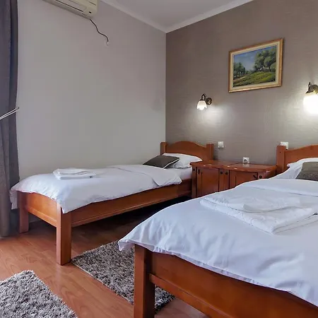 酒店 Hotel Holiday 波德戈里察