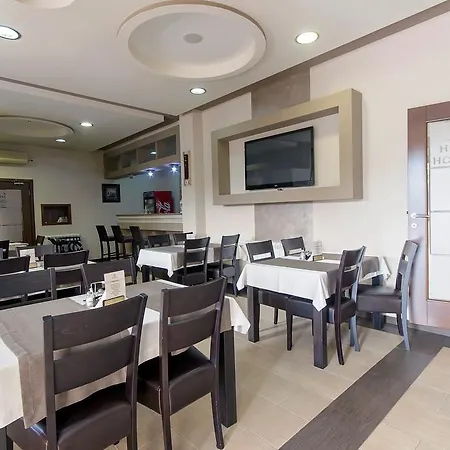 Hotel Holiday 4*