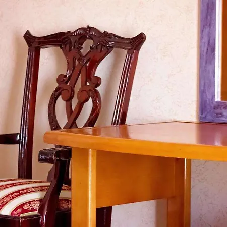 Hotel Holiday Отель