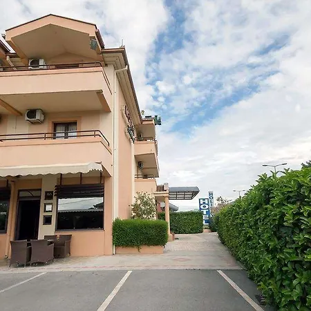 Hotel Holiday